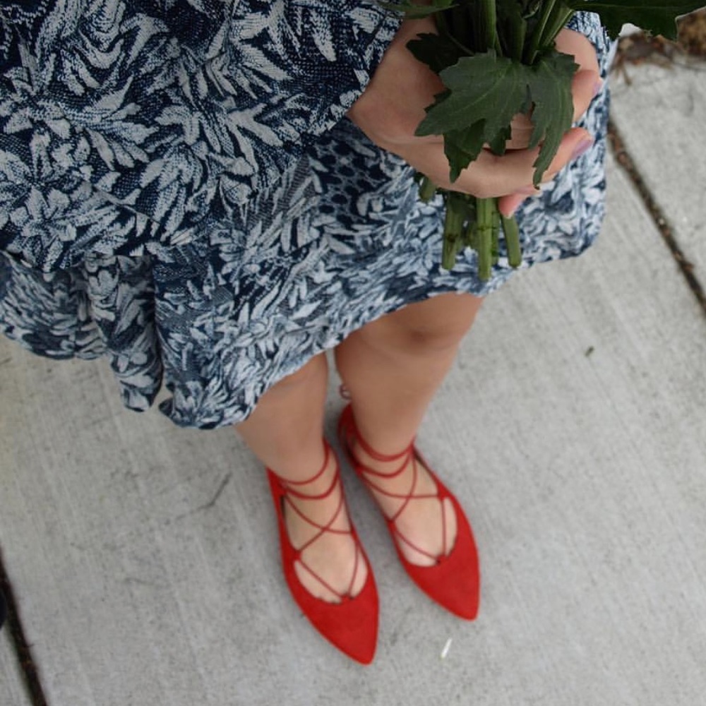 NIB Made in Italy Exotic Red Ghillie Lace Up Flats - Picture 2 of 5